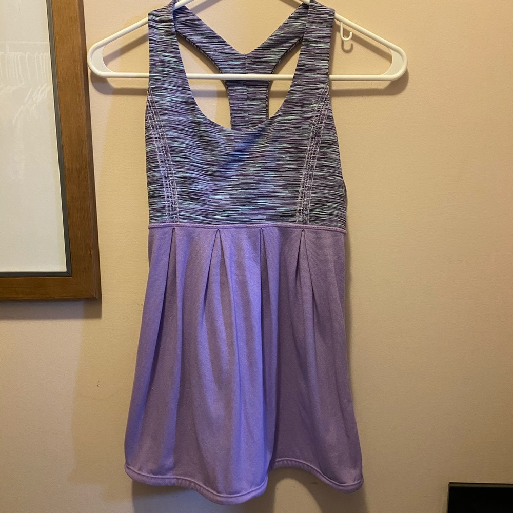Gorgeous, comfy, and stylish lululemon tank top!!
